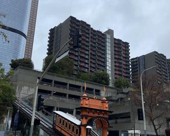 Private Apartment w/ 2 bedrooms near Dtla - Los Angeles - Building