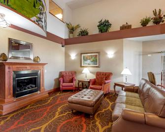 Quality Inn & Suites Wellington - Fort Collins - Wellington - Living room