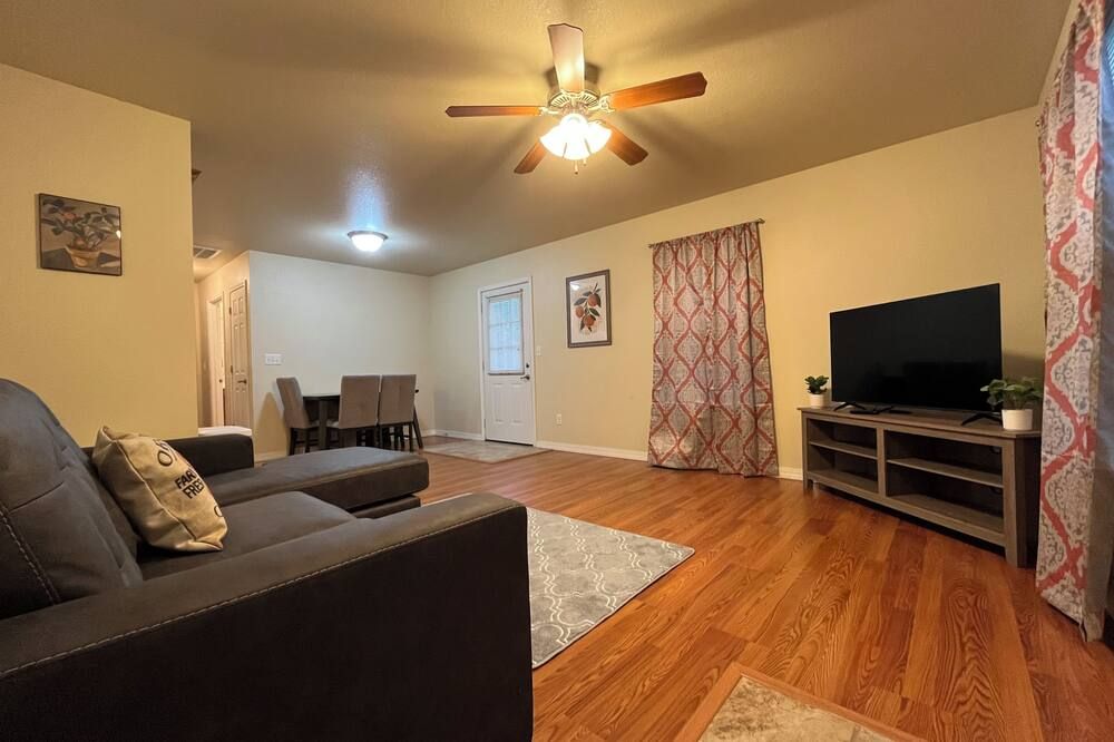 Beautiful Home in West Plains, 2Bed 2Bath, New Furniture - West Plains - Obývací pokoj