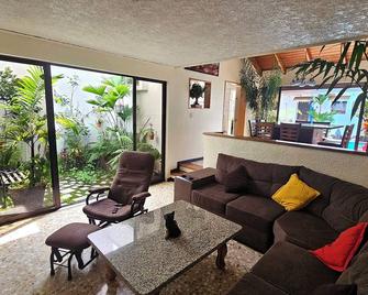 Luxury Cozy house w private heated pool, A/C, 5 min from downtown San Jose, CR - San Jose - Sala