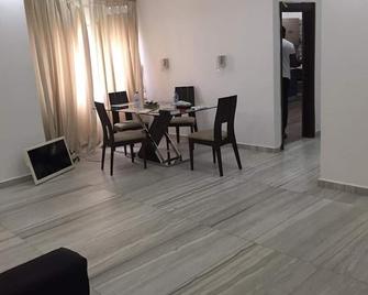 3 bedroom house - Amasaman - Dining room