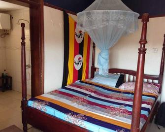 A Home Away From Your Home! - Mbale - Bedroom