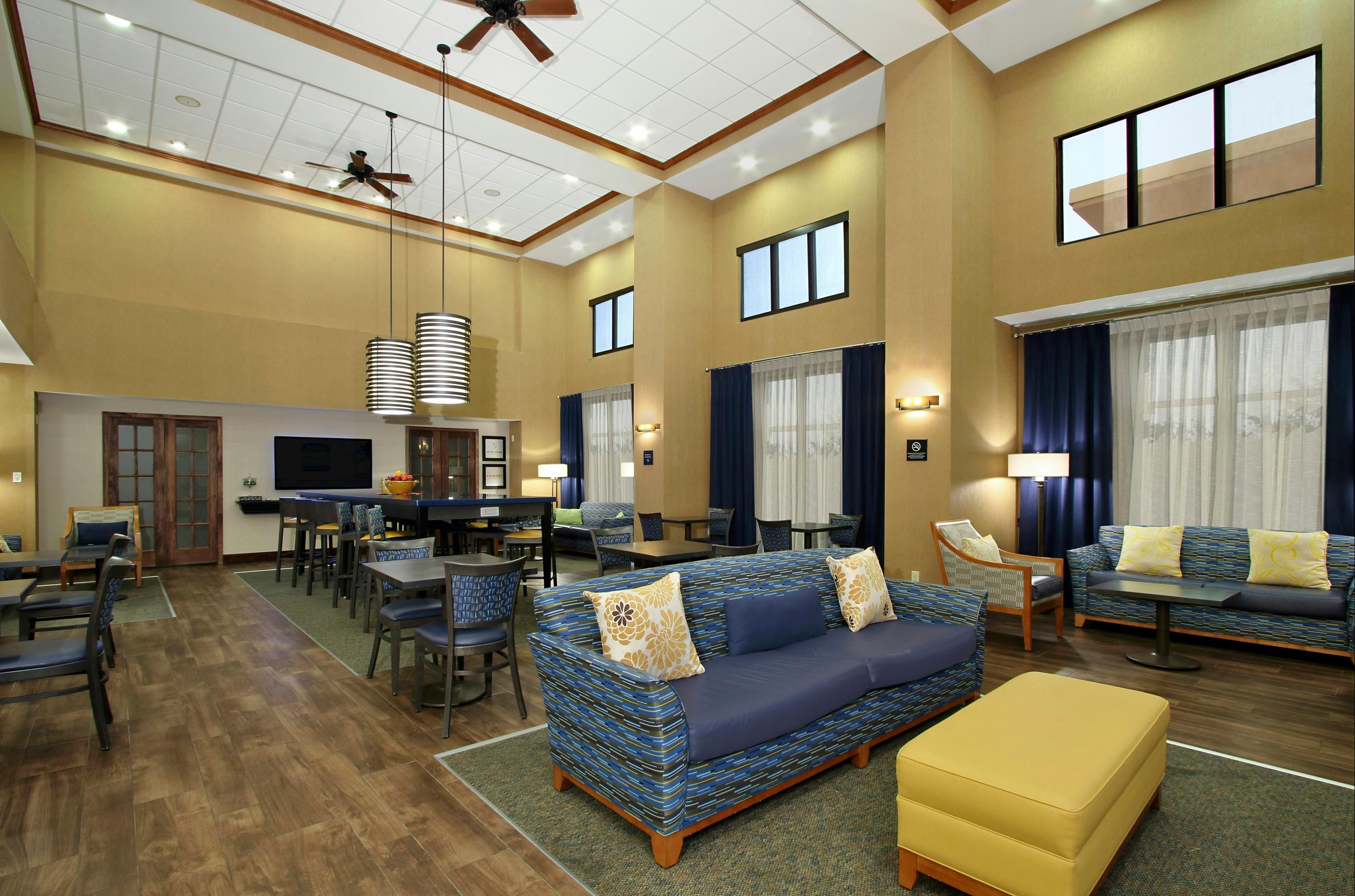 Hampton Inn & Suites Madisonville - Madisonville - Lounge