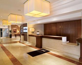 DoubleTree by Hilton Sheffield Park - Sheffield - Front desk