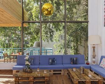Stay Rhodes Hostel & Bar - Rhodes - Living room