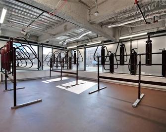 Downtown Detroit Apartments by Landing - Detroit - Gym