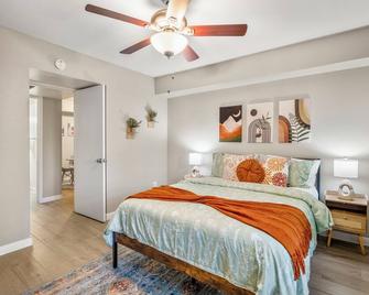 Towne Plaza Apartments #111 in the Galleria Area - Houston - Yatak Odası