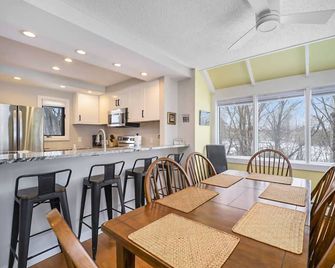 Welcome to Little Traverse Bay View, where the amenities are endless - Petoskey - Dining room