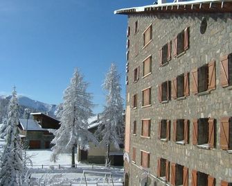 Mountain Getaway Perfect for Families | Steps from Ski Elevators - Guillaumes - Gebäude