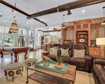 Heated Pool Access | 5Clean | Flex Cancelation - Savannah - Lounge