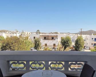 Hotel Dionysis Studios - Adamantas - Balcón