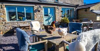 Middle Studfold Farm Bed And Breakfast - Settle - Patio
