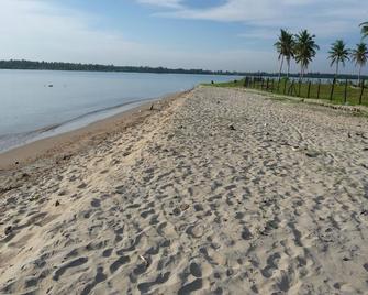 Reef Pasikudah - Kalkudah - Playa