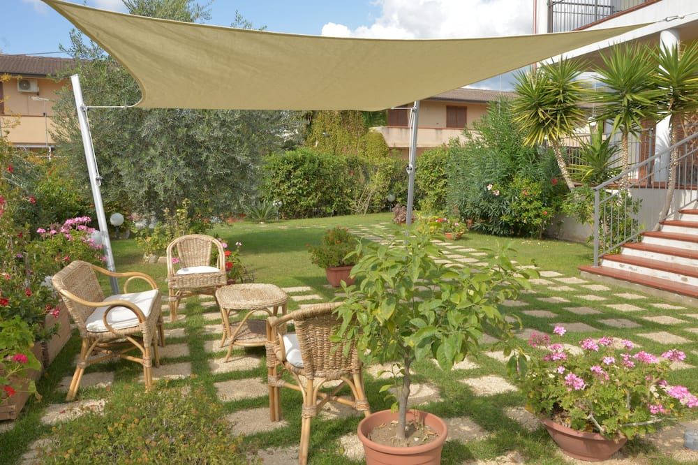Larus Hotel - Sangineto - Innenhof