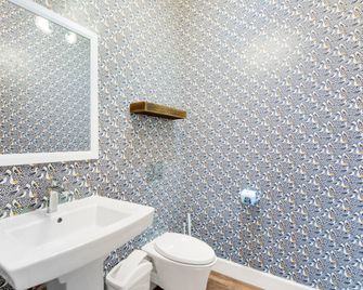 Nonni 'N Poppy's - Navarre - Bathroom