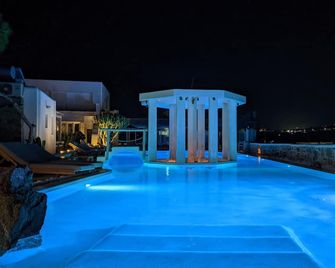 Peristeronas Village - Klouvas - Pool