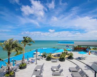 Royal Cliff Beach Hotel Pattaya - Pattaya - Pool
