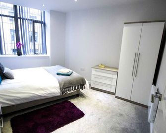 Stayzo - Executive City Centre Apartment 2 - Bradford - Bedroom