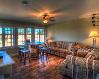 The Gables Of Pei - Stanley Bridge - Living room