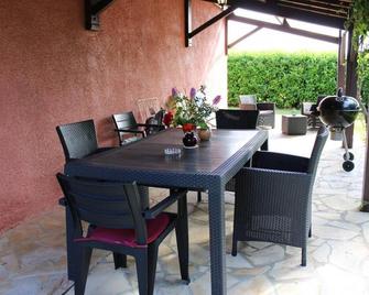 Gite De La Meronne - Vindelle - Patio
