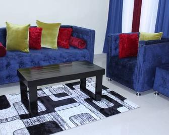 Great apartment in a nice area - Buyumbura - Sala de estar