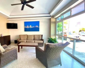 Hotel Delfines - Veracruz - Wohnzimmer