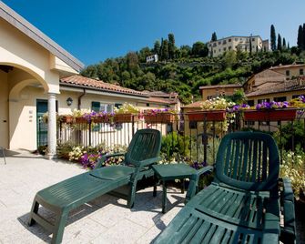 Residence la Limonera - בילאג'ו - פטיו