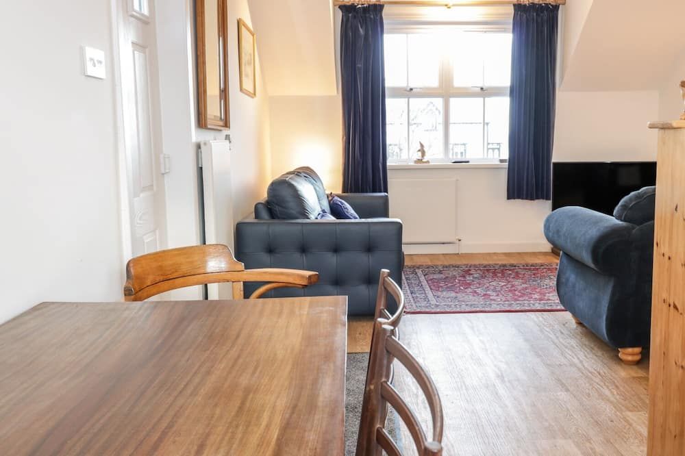 The Rest - איימאות' - סלון