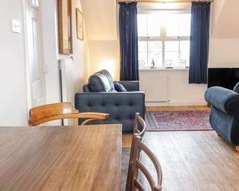 The Rest - Eyemouth - Living room