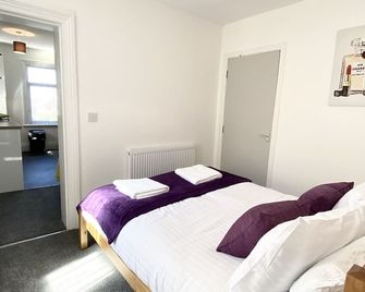 Cherry Property - Hornby Road - Blackpool - Bedroom