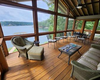 Sunsetviews - Screened Porch - Jasper - Living room
