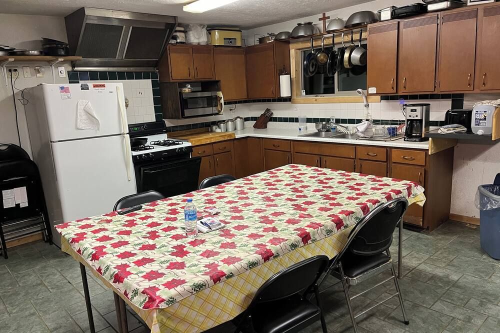 HUNTING: Nice Quiet 3-bedroom cabin in Ridgway, on top of 2,200ft Bootjack Mtn.
