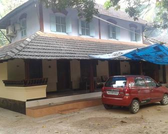 Kakkakuni Heritage Farm Stay - 科澤科德 - 建築