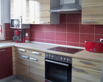 Holiday house with 5 bedrooms for up to 10 people in Berlin Steglitz-Lichterfelde - Berlin - Küche