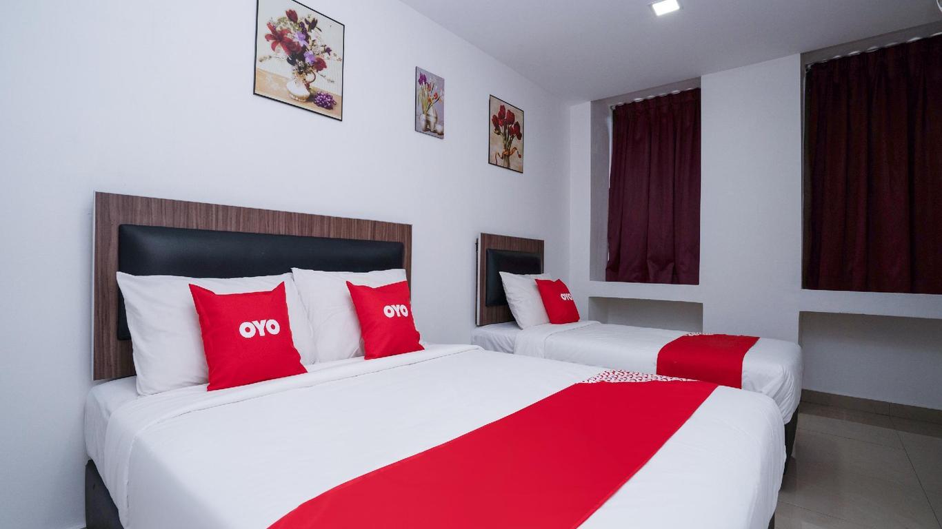 OYO 44093 Vrm Hotel