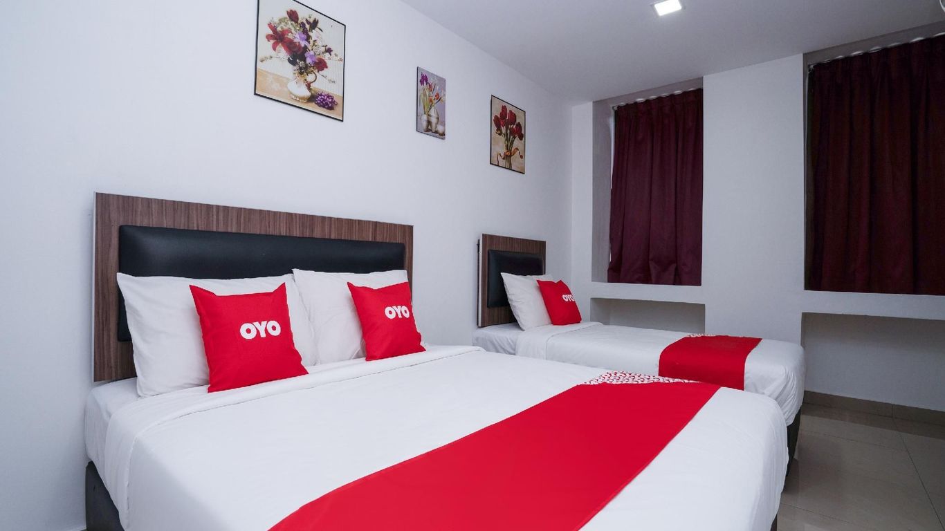 OYO 44093 Vrm Hotel