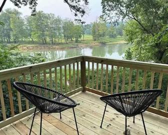 50 Shaydes of Play - Lobelville - Balcon