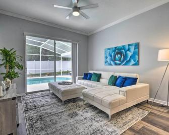 Apopka Single-Story Home with Private Lanai and Pool! - Apopka - Living room