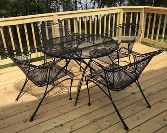 Family home at end of road on small, quiet lake. - Brainerd - Balcony