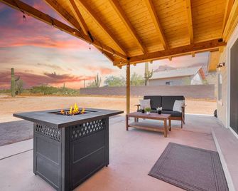Hike in steps! Apache Junction Hideout. Rural Life - Apache Junction - Patio