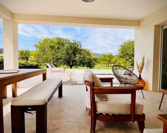 Villa Lou Pénéquet Salernes - Salernes - Patio