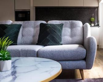 Monterey Residence - Stunning, Duplex Apartment in the Heart of Kendal - Kendal - Wohnzimmer