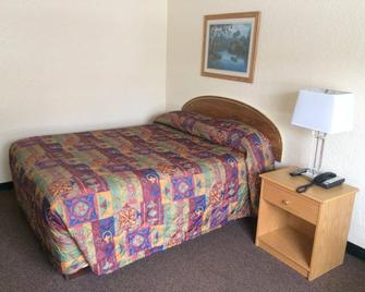 Black Gold Inn - Edson - Bedroom