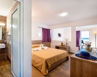 Ilyssion Beach Resort - Pefki - Bedroom