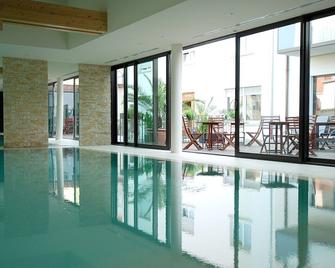 Résidence Les Cigogneaux - Ribeauvillé - Piscine