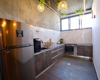 Jungle Jaffa Hostel Age 18 to 45 - Tel Aviv - Cocina