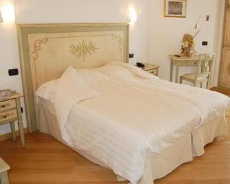B&B Fontana Rosa - Caprino Veronese - Bedroom