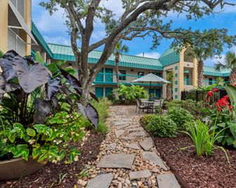 Best Western Seaway Inn - Gulfport - Building