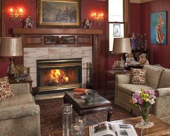 Cliff Cottage Inn - יורקה ספרינגס - סלון