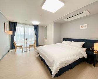 Sunmare In Yeosu - Yeosu - Bedroom